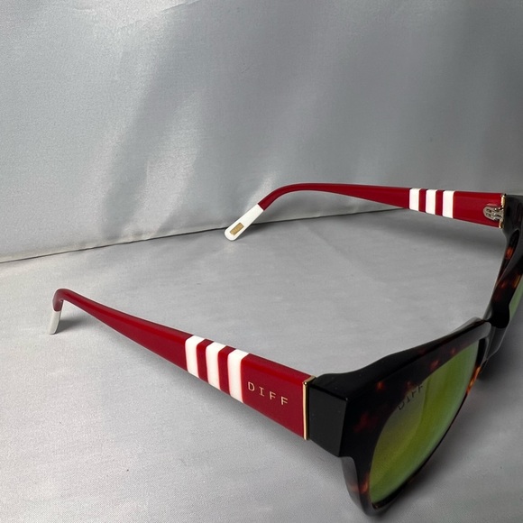 Red diff sunglasses - Picture 3 of 4
